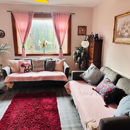Park Road Holiday Home โรไซท์ ภายนอก รูปภาพ
