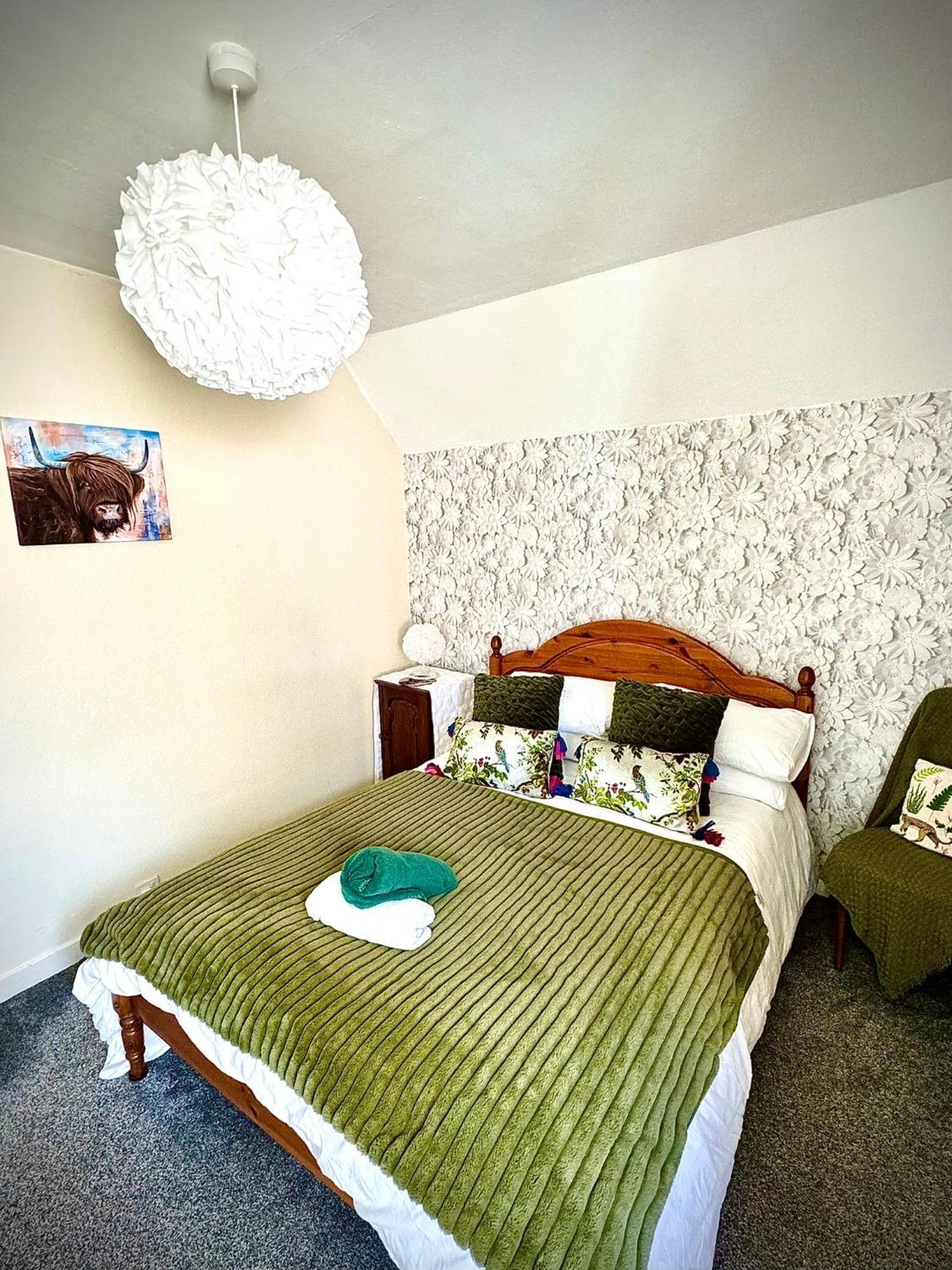 Park Road Holiday Home โรไซท์ ภายนอก รูปภาพ